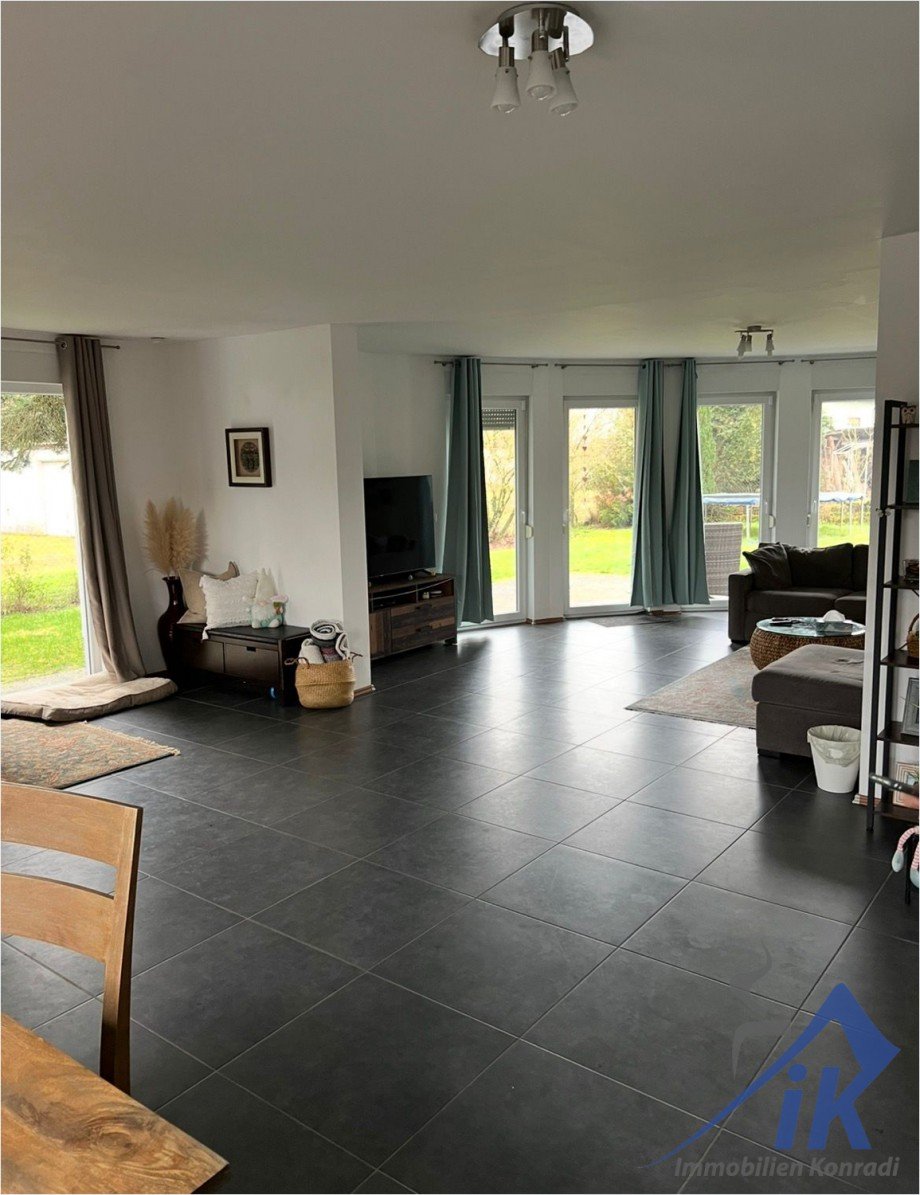 Wohnzimmer Einfamilienhaus Hauptstuhl