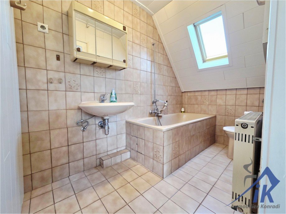 Badezimmer OG Doppelhaush�lfte Homburg