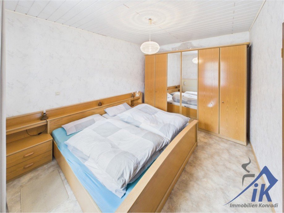Schlafzimmer EG 1 Zweifamilienhaus Offenbach-Hundheim