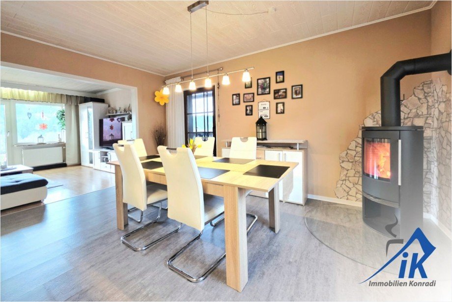 Essbereich Zweifamilienhaus Hundheim-Offenbach