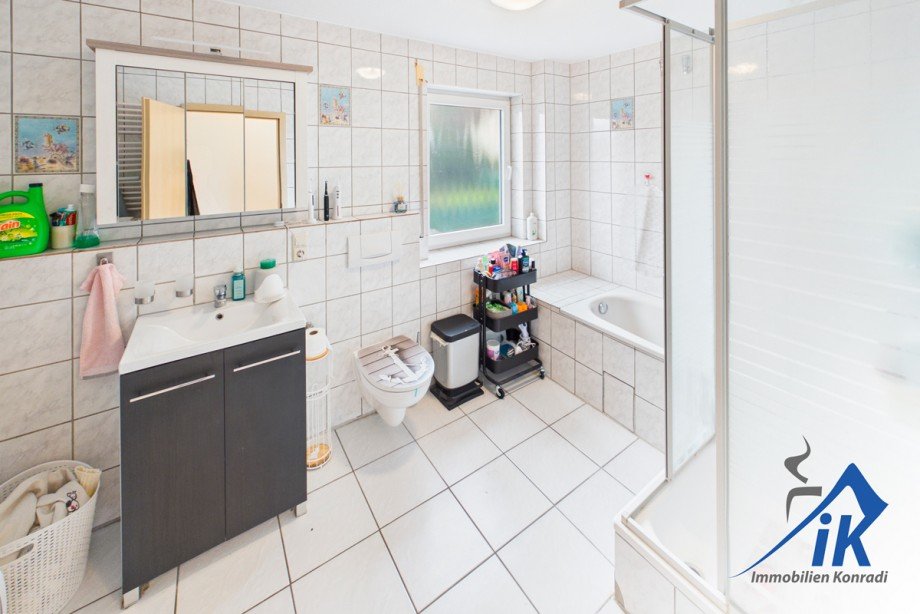 Badezimmer OG Reihenendhaus Mackenbach