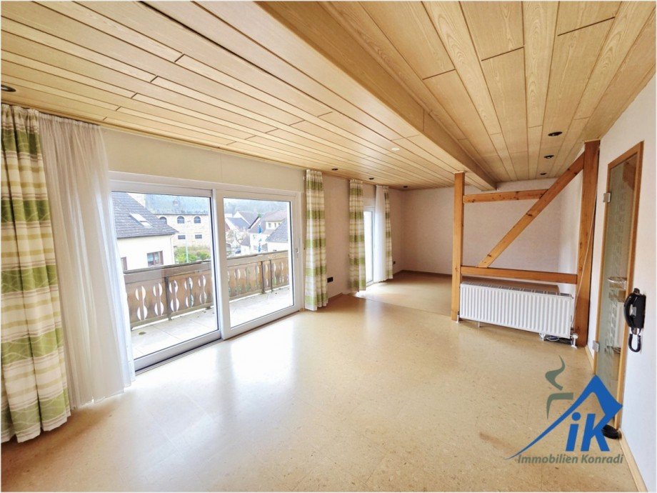 Wohnbereich OG Zweifamilienhaus L�llbach