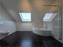 Badezimmer OG IK | Siegelbach: Sch�nes Einfamilienhaus in ruhiger Lage mit viel Raum f�r die ganze Familie