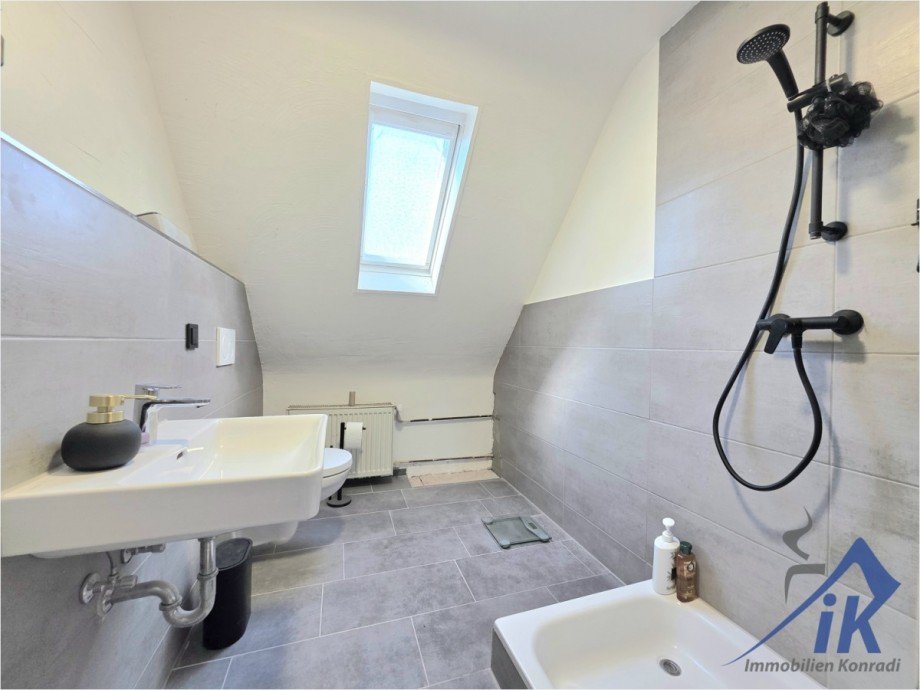 Badezimmer Doppelhaush�lfte Thaleischweiler-Fr�schen