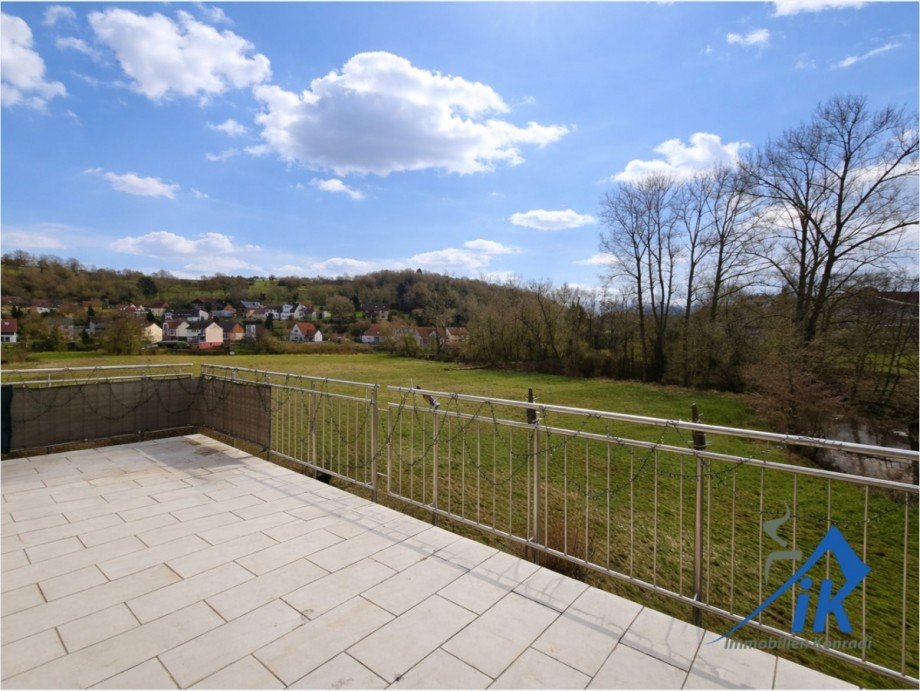 Terrasse Doppelhaush�lfte Nanzdietschweiler