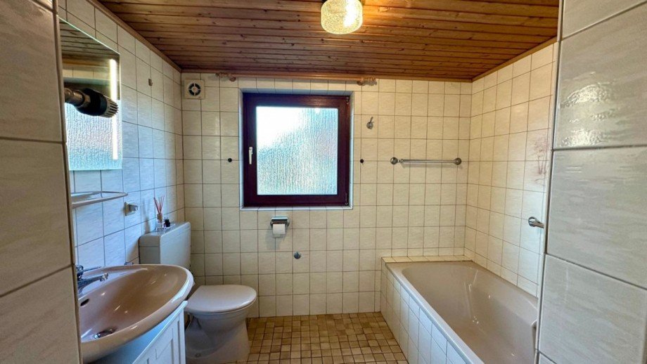 Badezimmer EG Einfamilienhaus Spesbach