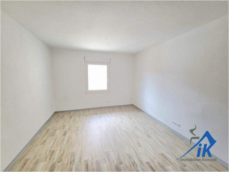 Schlafzimmer OG Zweifamilienhaus L�llbach