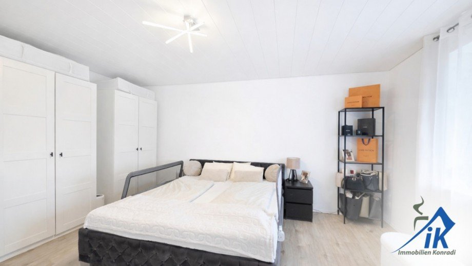 Schlafzimmer Etagenwohnung Bruchm�hlbach-Miesau