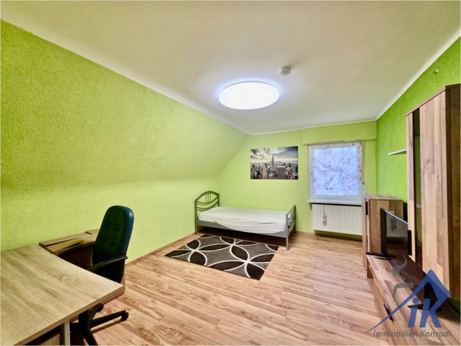 Schlafzimmer OG Einfamilienhaus Bruchm�hlbach-Miesau