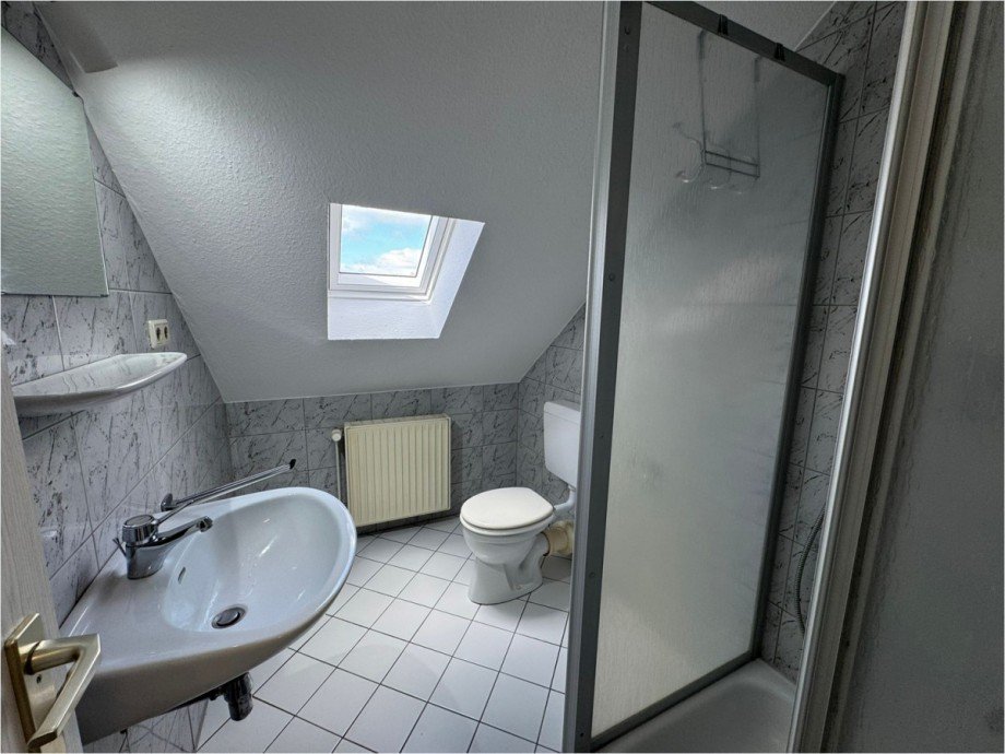 Badezimmer/Dusche Dachgeschosswohnung Weilerbach