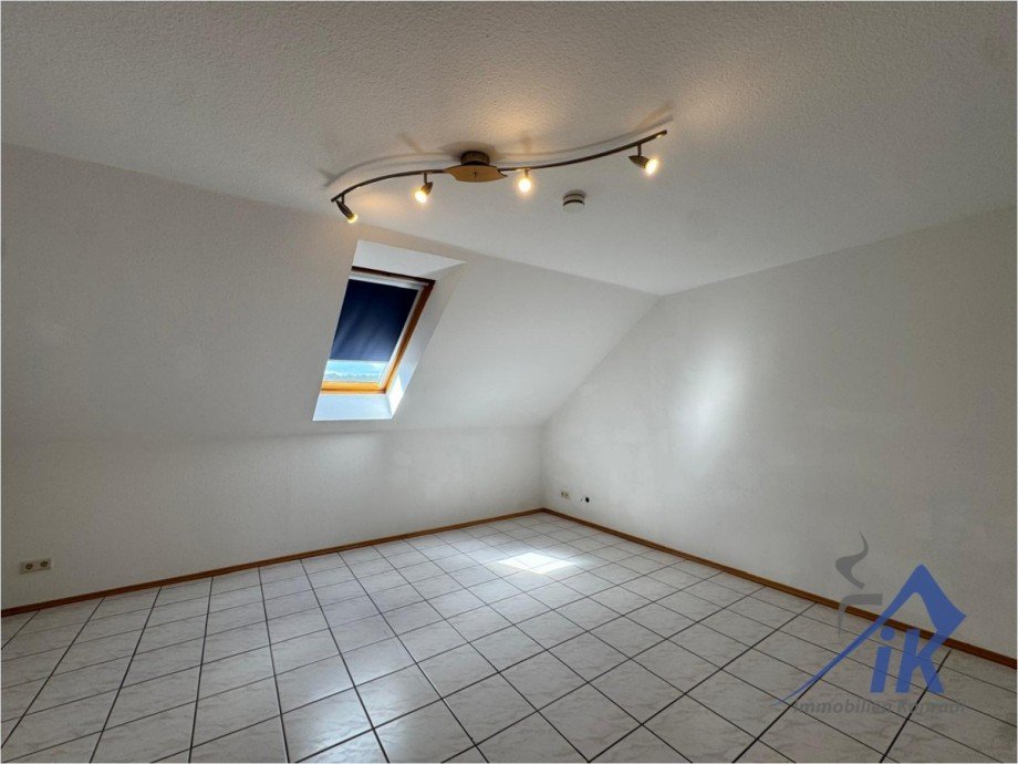 Schlafzimmer DG Doppelhaush�lfte Schwedelbach