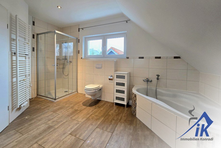 Badezimmer OG Einfamilienhaus Reichenbach-Steegen