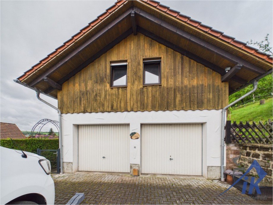 Garage Doppelhaush�lfte Dellfeld