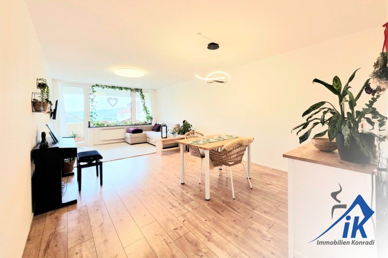Wohnzimmer Saarbr�cken / Dudweiler Etagenwohnung IK| Saarbr�cken: komplett renovierte Eigentumswohnung, nur 5 Minuten zur Universit�t