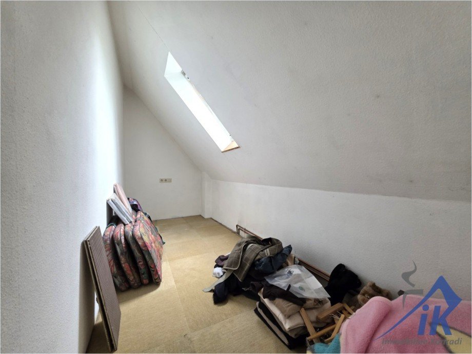 Ankleide OG Einfamilienhaus Bischofsheim