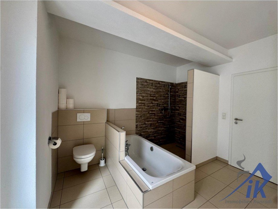 Badezimmer OG Doppelhaush�lfte Waldmohr
