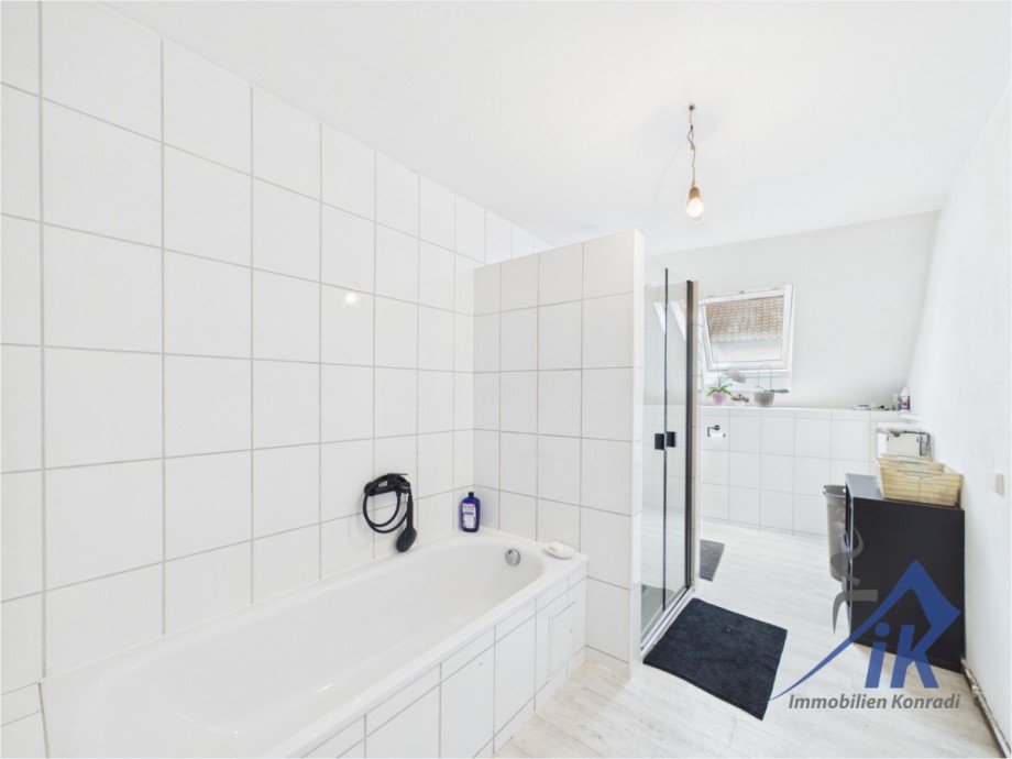 Badezimmer OG Doppelhaush�lfte H�tschenhausen