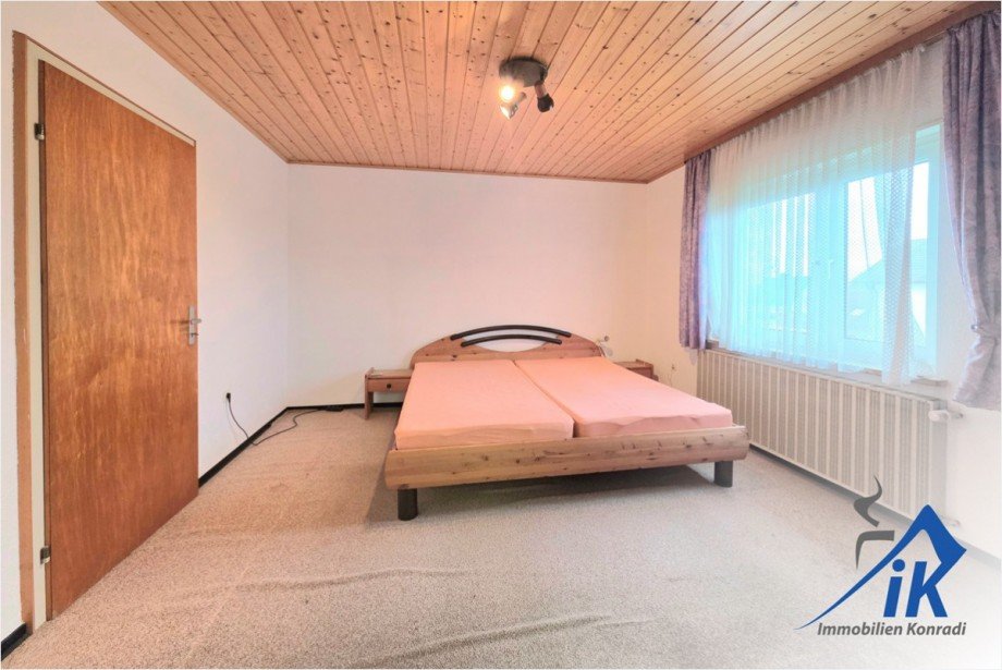 Schlafzimmer OG Einfamilienhaus Hermersberg