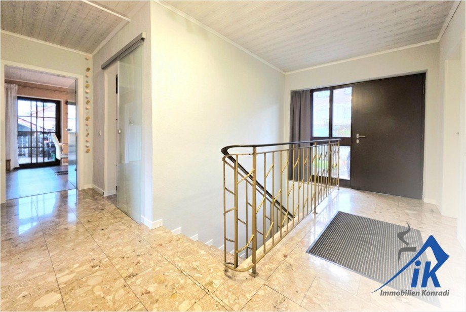 Flur EG Zweifamilienhaus Hundheim-Offenbach