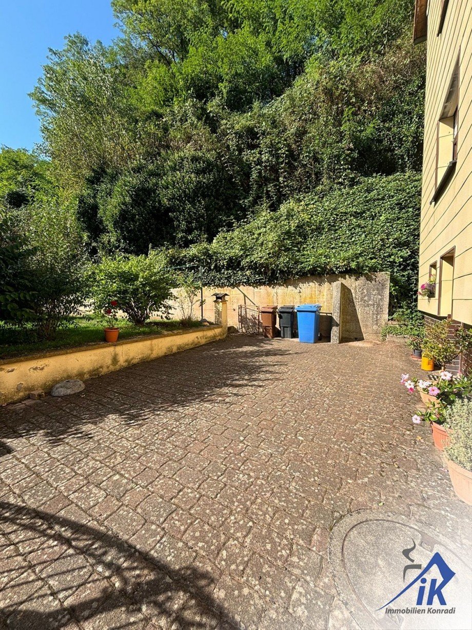 Stellplatzfl�che Au�enbereich Zweifamilienhaus Thaleischweiler-Fr�schen