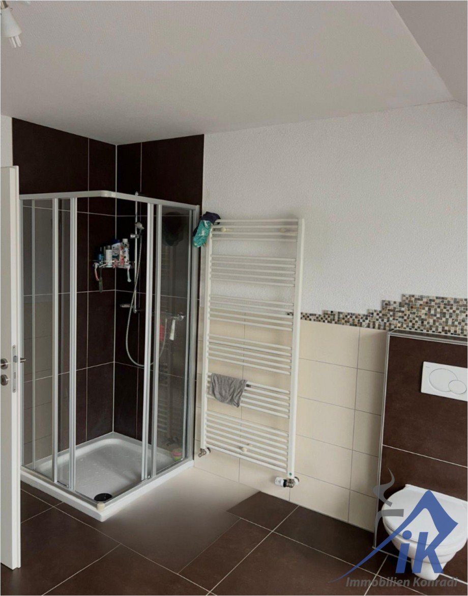 Badezimmer2 Einfamilienhaus Hauptstuhl