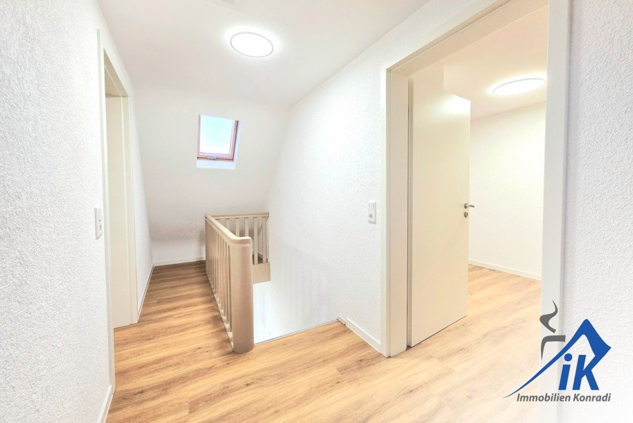 Flur DG Doppelhaush�lfte Rodenbach