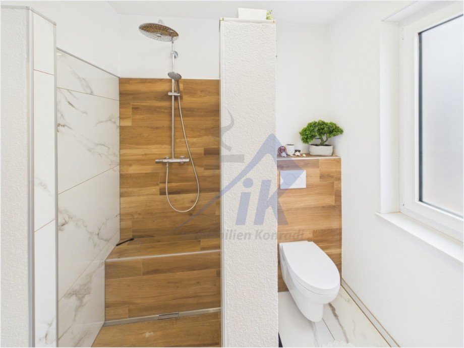 G�ste-WC Zweifamilienhaus Sch�nenberg