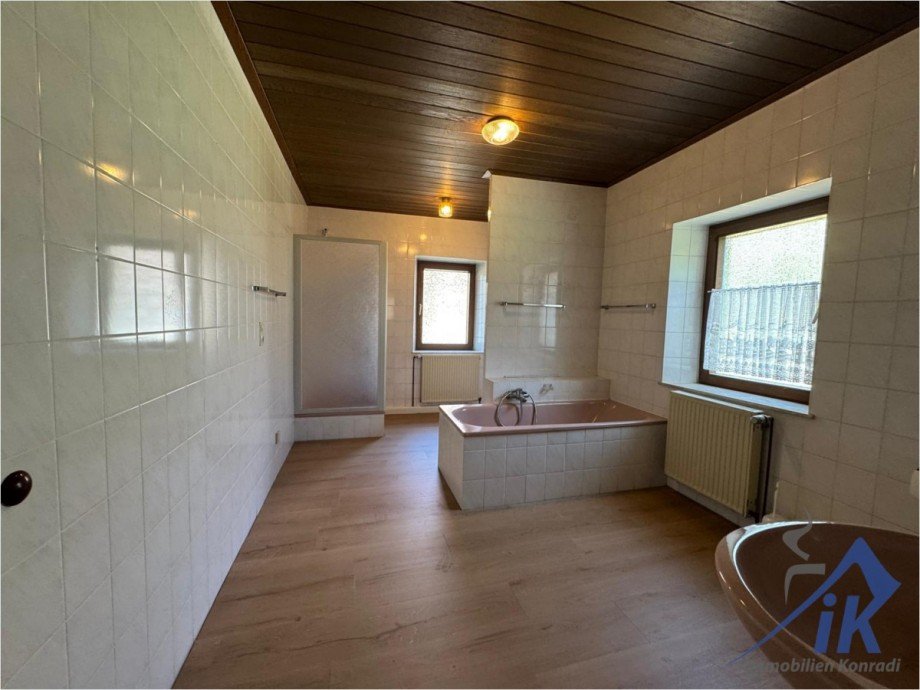 Badezimmer EG Einfamilienhaus Sch�nenberg-K�belberg