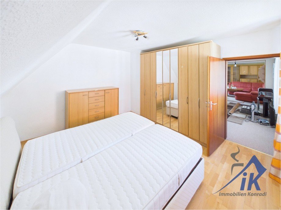Schlafzimmer OG Einfamilienhaus Mackenbach