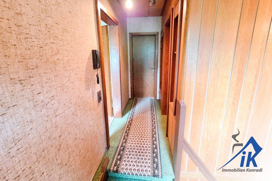 Flur OG Einfamilienhaus Theisbergstegen / Godelhausen