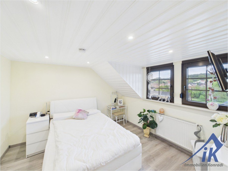 Schlafzimmer Doppelhaush�lfte Dellfeld