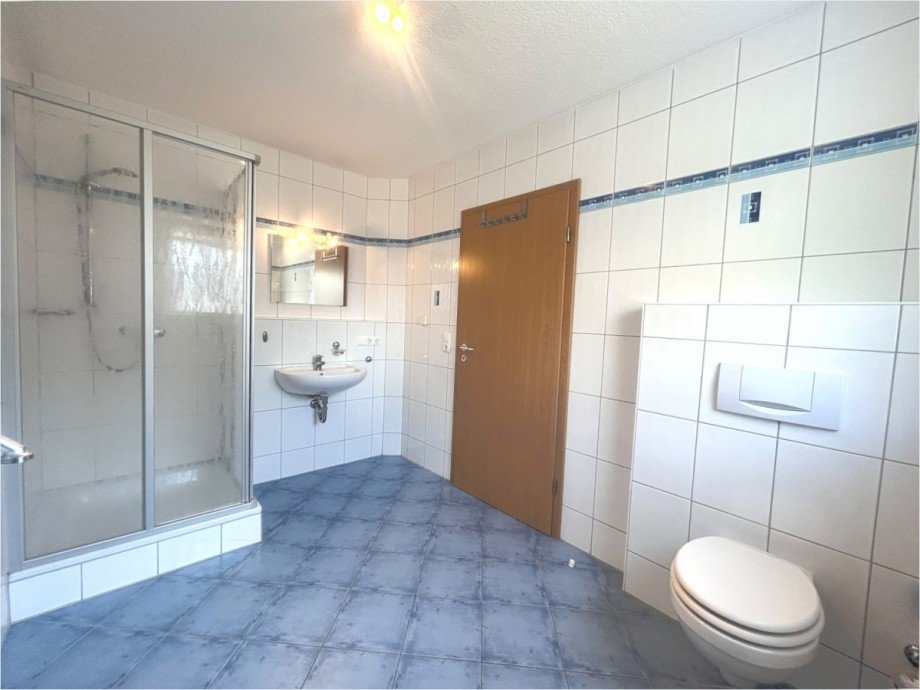 Badezimmer EG Doppelhaush�lfte Weilerbach