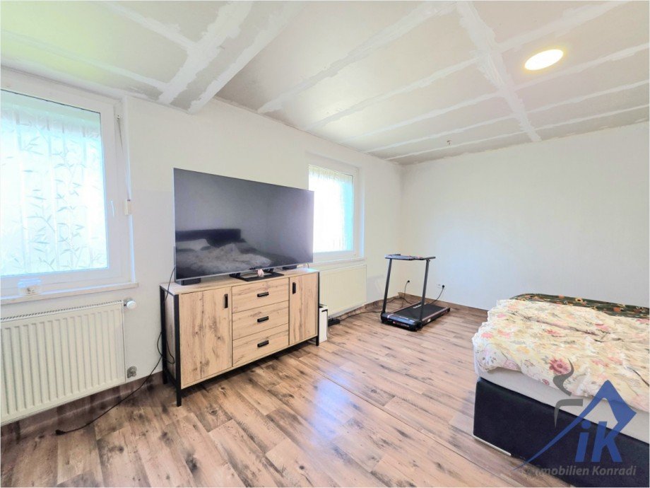 Schlafzimmer Doppelhaush�lfte Thaleischweiler-Fr�schen