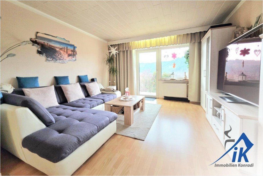 Wohnzimmer EG Zweifamilienhaus Hundheim-Offenbach