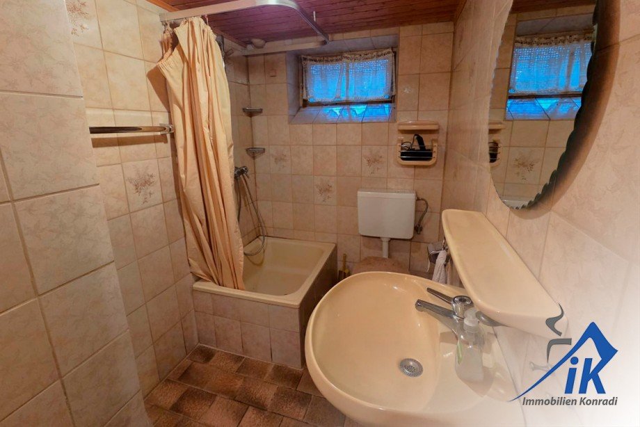Badezimmer EG Einfamilienhaus Waldfischbach-Burgalben