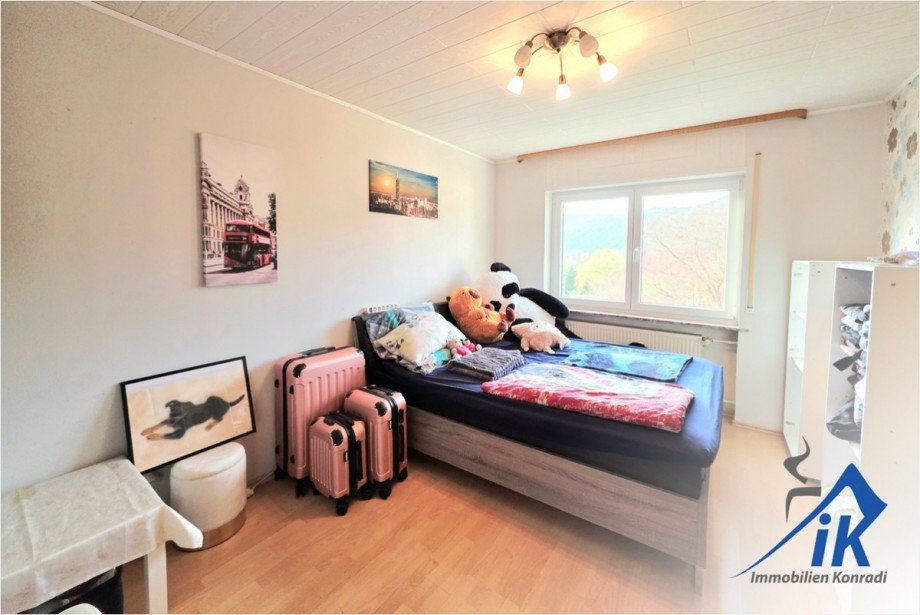 Schlafzimmer KG Zweifamilienhaus Hundheim-Offenbach