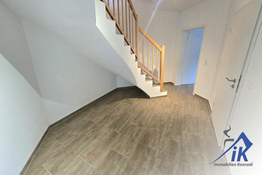 Flur UG Einfamilienhaus Reichenbach-Steegen