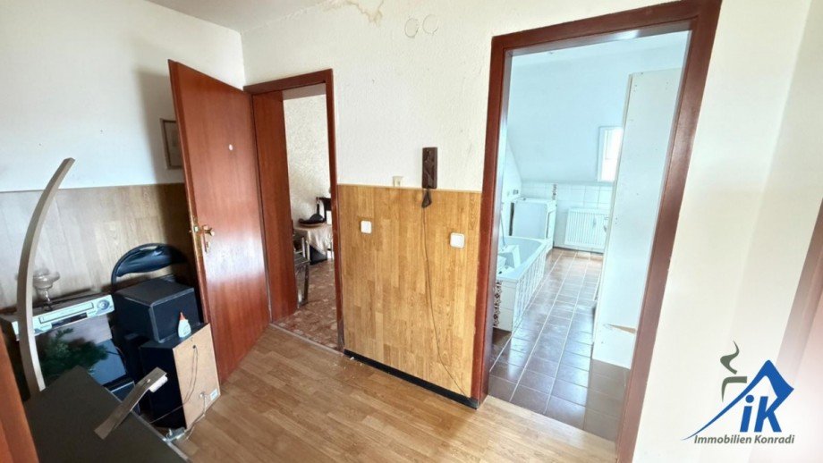 Flur Dachgeschosswohnung Schauerberg