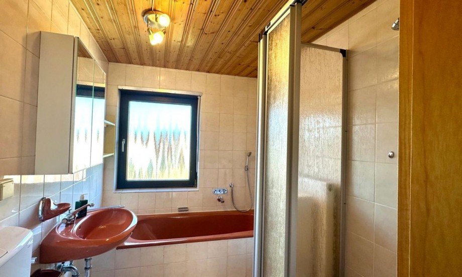 Badezimmer EG Einfamilienhaus Hauptstuhl