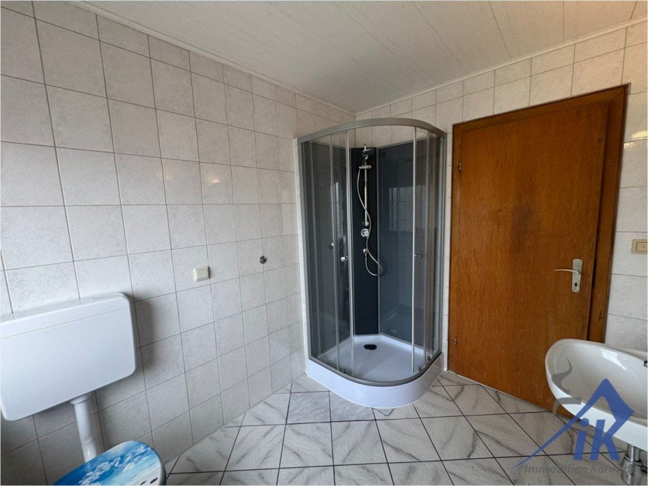 Badezimmer1 Einfamilienhaus H�tschenhausen