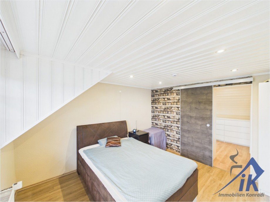 Schlafzimmer Doppelhaush�lfte Dellfeld