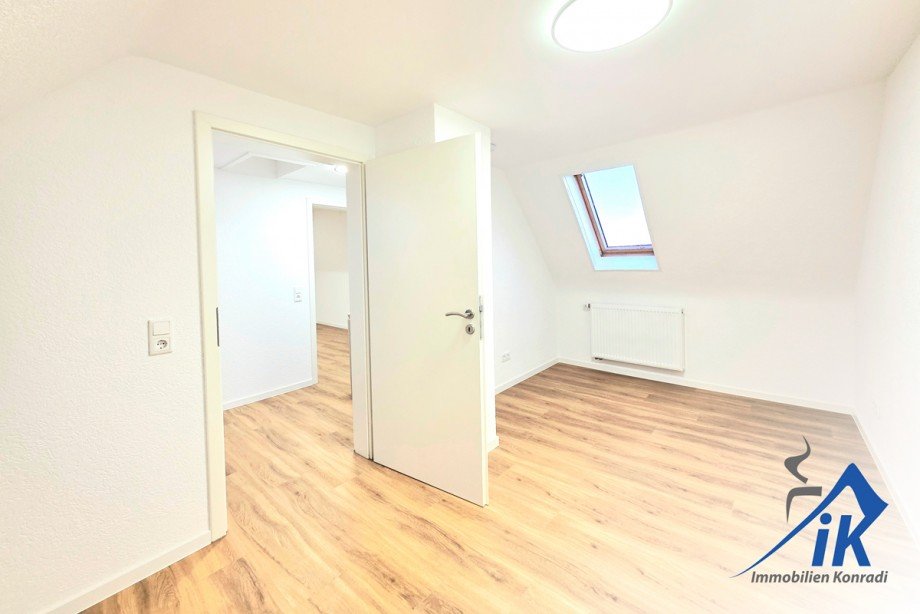 Schlafzimmer DG Doppelhaush�lfte Rodenbach