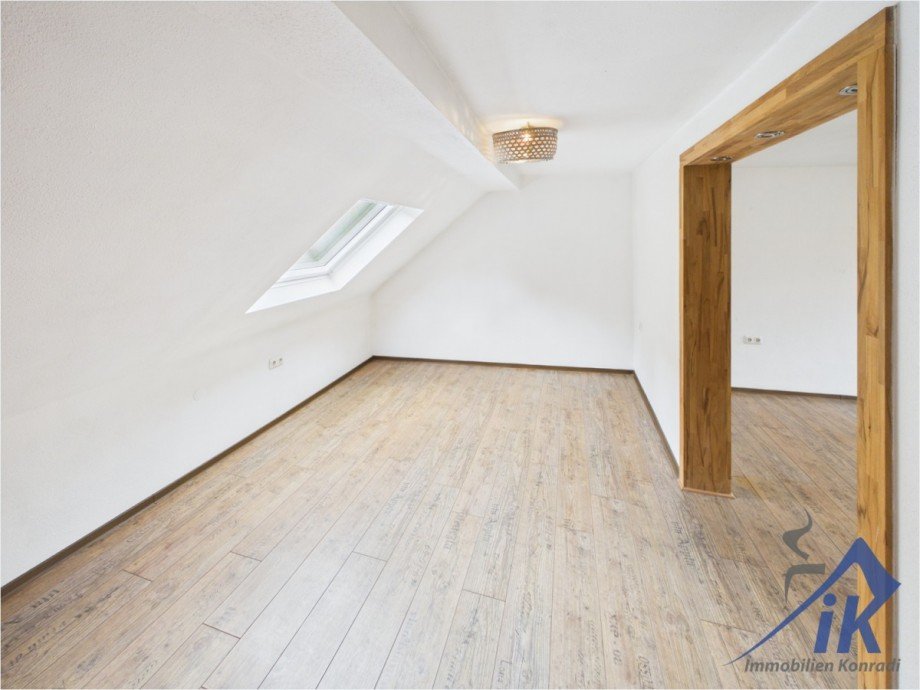 Schlafzimmer OG 2 Zweifamilienhaus Offenbach-Hundheim