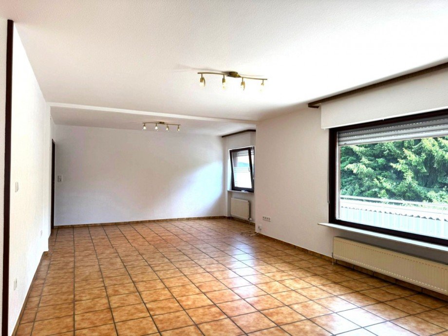 Wohnzimmer Etagenwohnung Obernheim-Kirchenarnbach