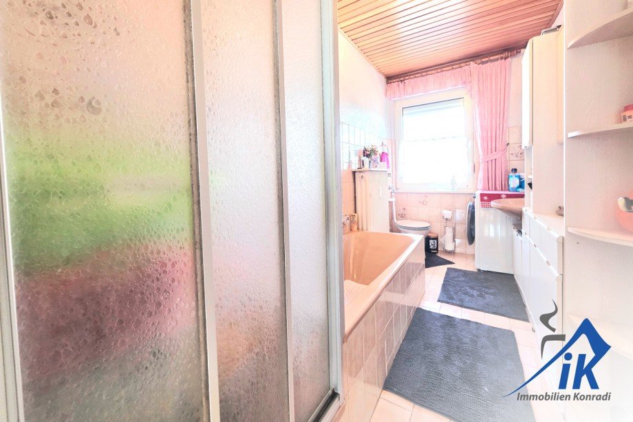 Badezimmer 3OG Mehrfamilienhaus Pirmasens