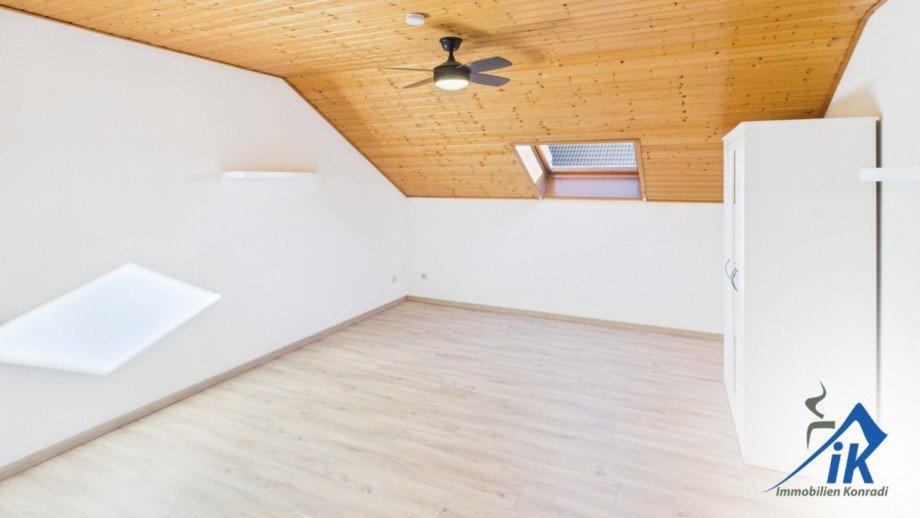 Schlafzimmer OG Einfamilienhaus H�tschenhausen