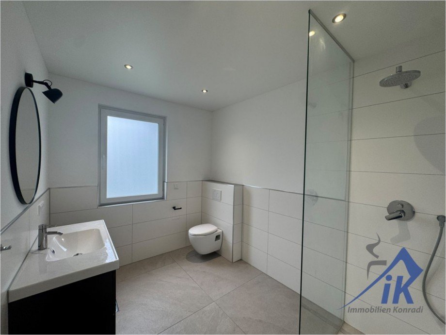 Badezimmer Doppelhaush�lfte Ramstein
