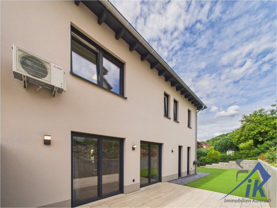 Terrasse Doppelhaush�lfte Br�cken